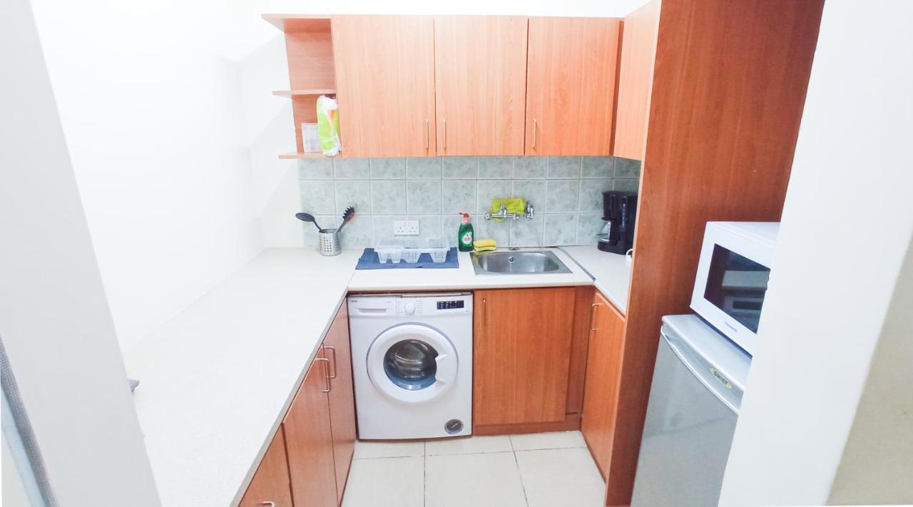 1A Beach & Business Apartment In The City Center! لارنكا المظهر الخارجي الصورة